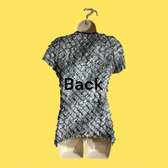 Notations Petite Layered Asymmetric Hem Snake Print Top Black + White PM - Picture 3 of 7